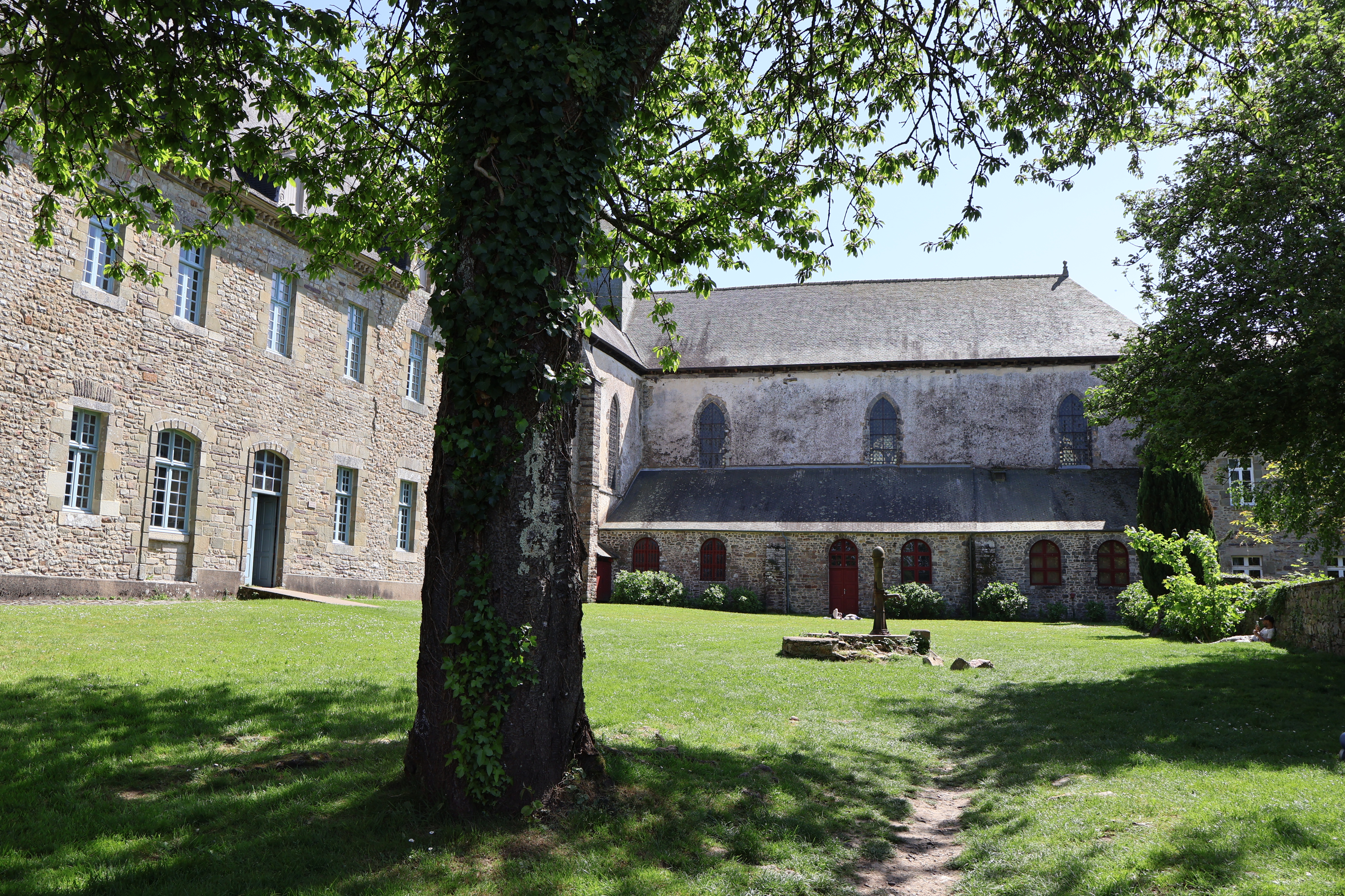 Abbaye Notre-Dame de Paimpont